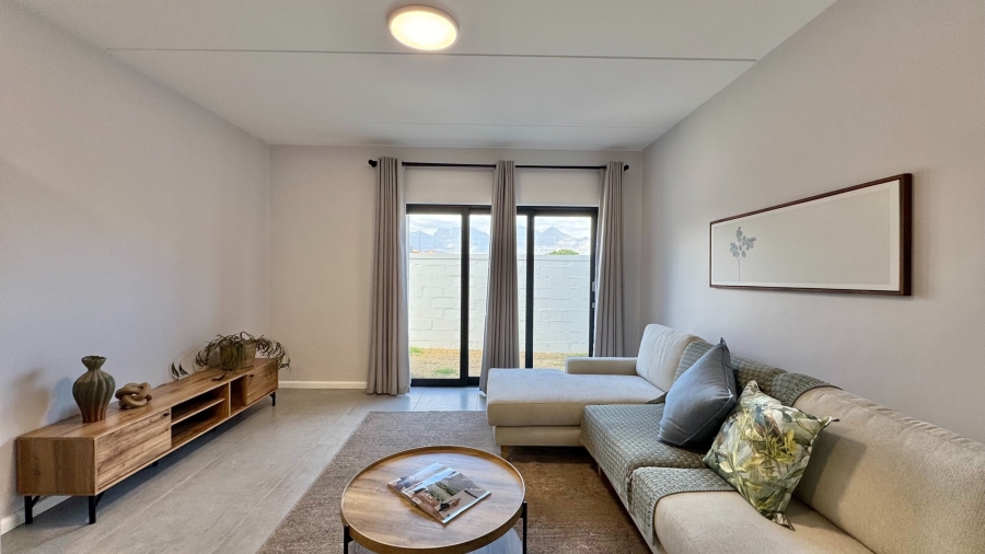 2 Bedroom Property for Sale in Whispering Pines Western Cape